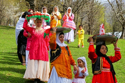 آئین سنتی پخت سمنو در روستای کلورز رودبار 